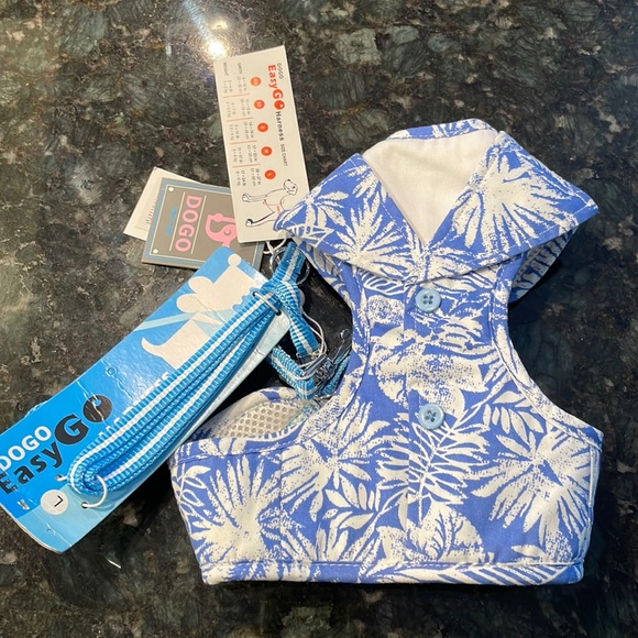Dogo Other - Dogo easily go Hawaiian harness. Size Large with matching leash.